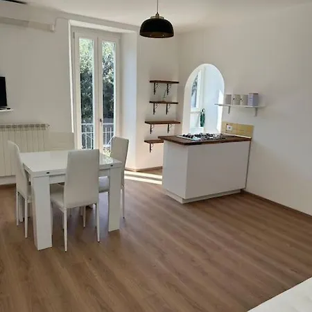 Casa Ai Giardinetti * 切尔韦泰里